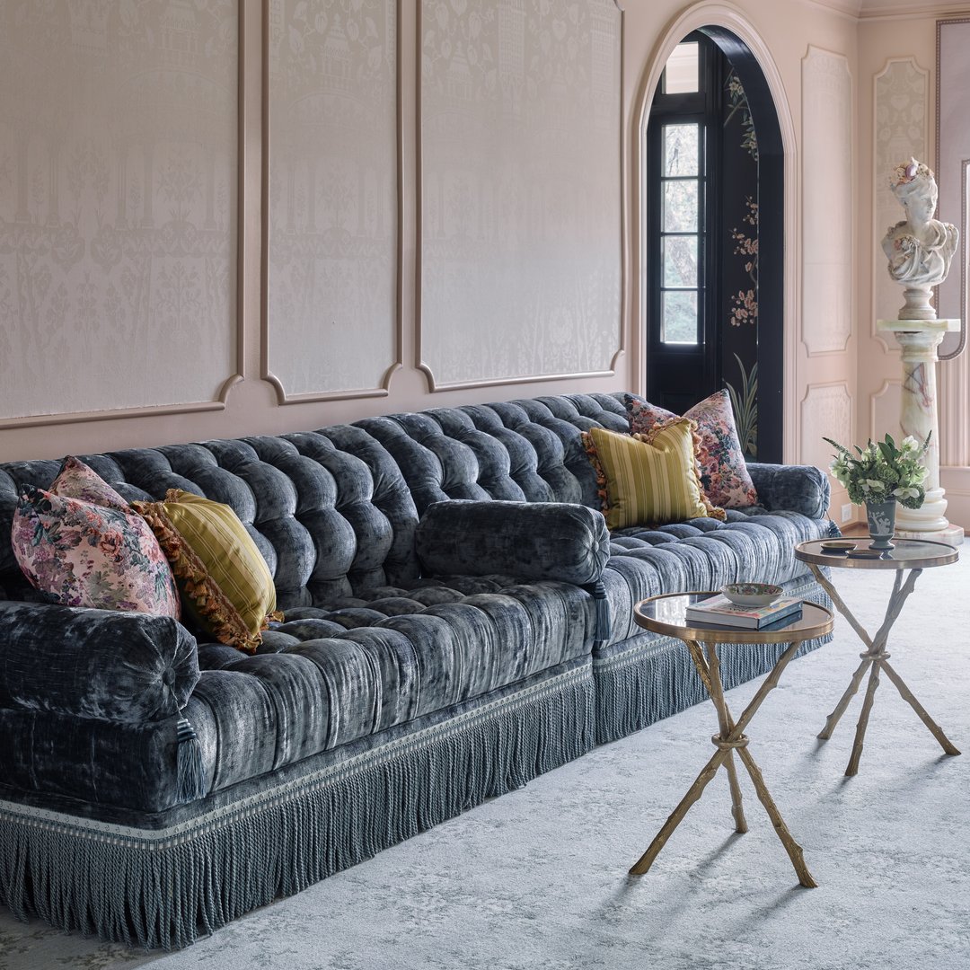 Linda Sofa sq..jpg