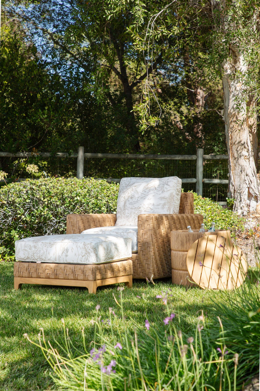 Margaritaville Catalina Ottoman in Poros Dune
