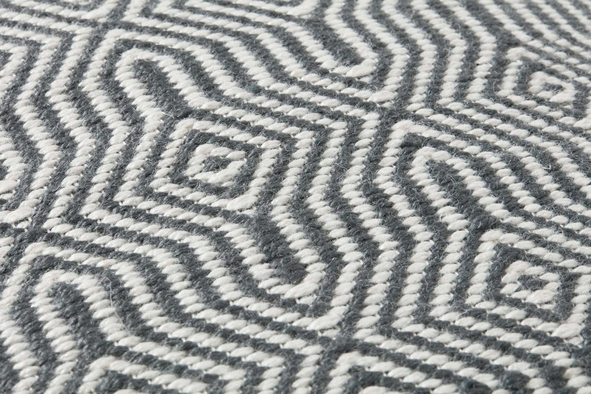 P0339 IN/OUT CHARCOAL / WHITE