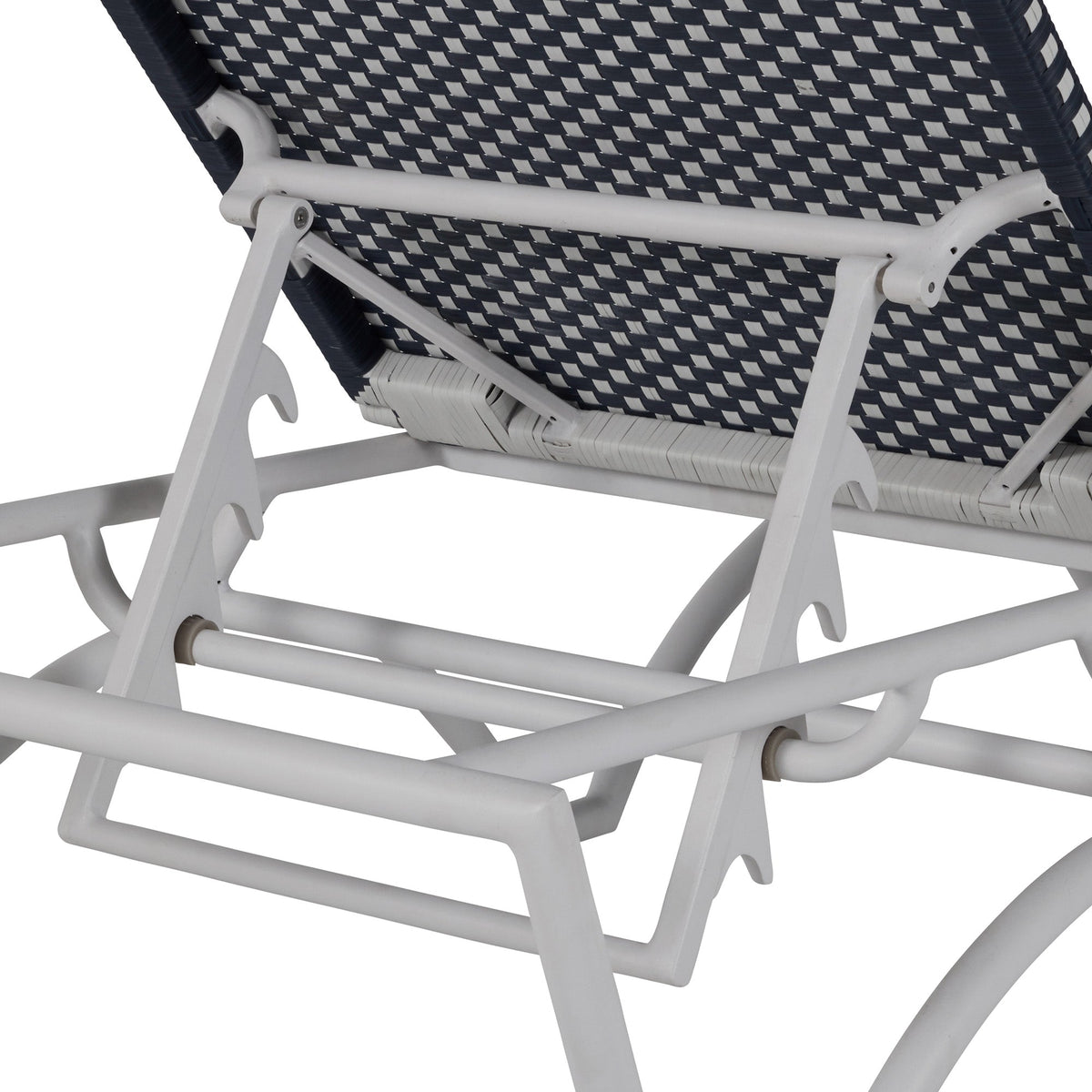 Savoy French Bistro Wicker Outdoor Chaise Lounge