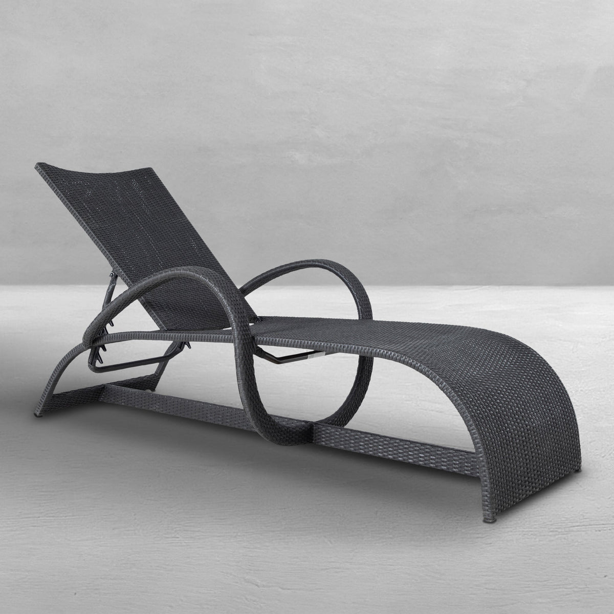 Halo Wicker Outdoor Armless Chaise Lounge