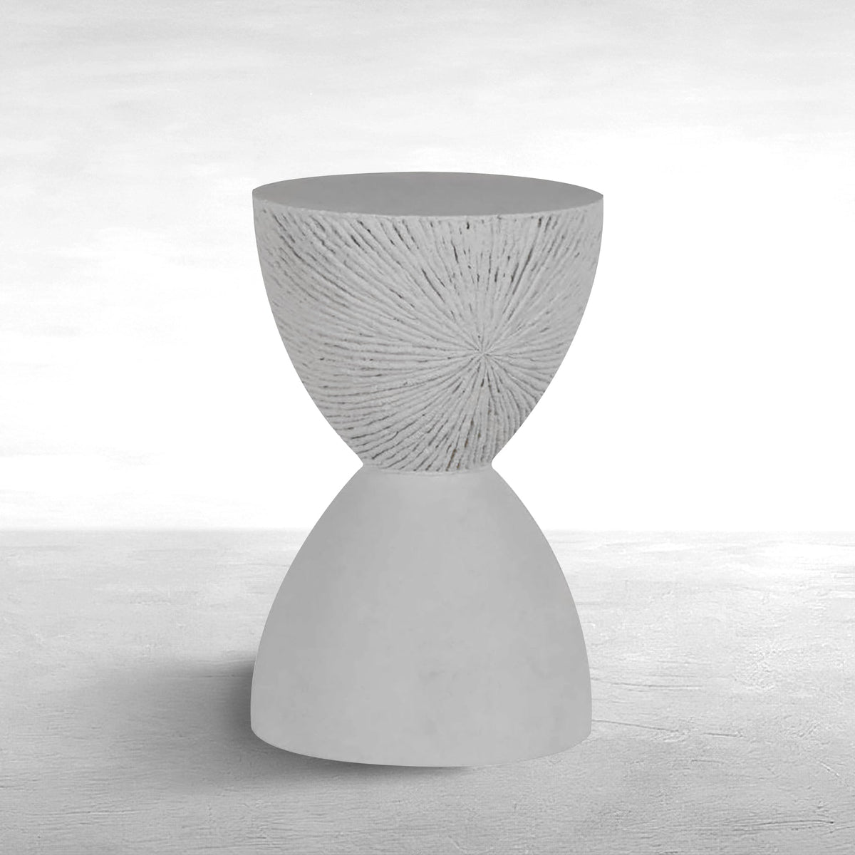 Darley 25" Round Outdoor Pedestal Side Table